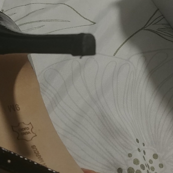 Shoes - Picture 3 of 3